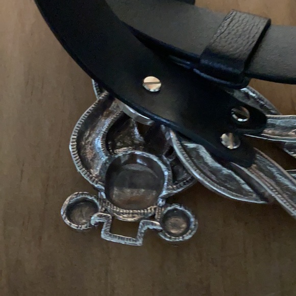 CHICO\'S BELT WITH LARGE SILVER BUCKLE SMALL MADE IN INDIA LEATHER main image 7